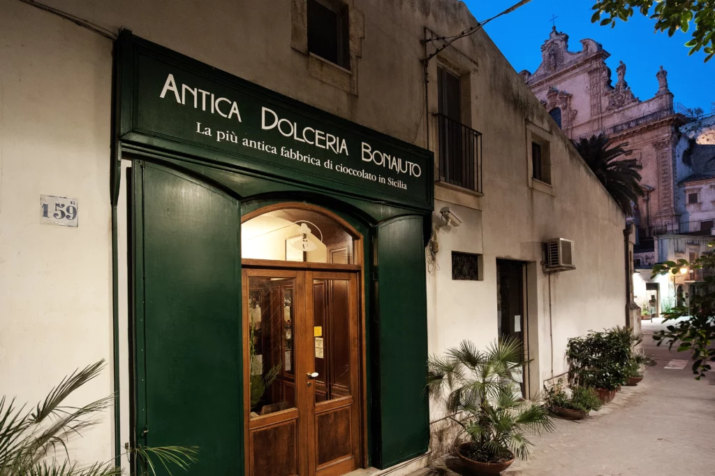 Devanture de l'Antica Dolceria BONAJUTO à Modica