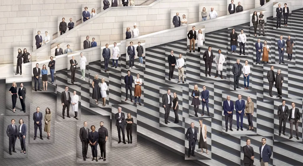 Photo à la Fondation Vuitton des signataires du pacte "WE FOR ME "