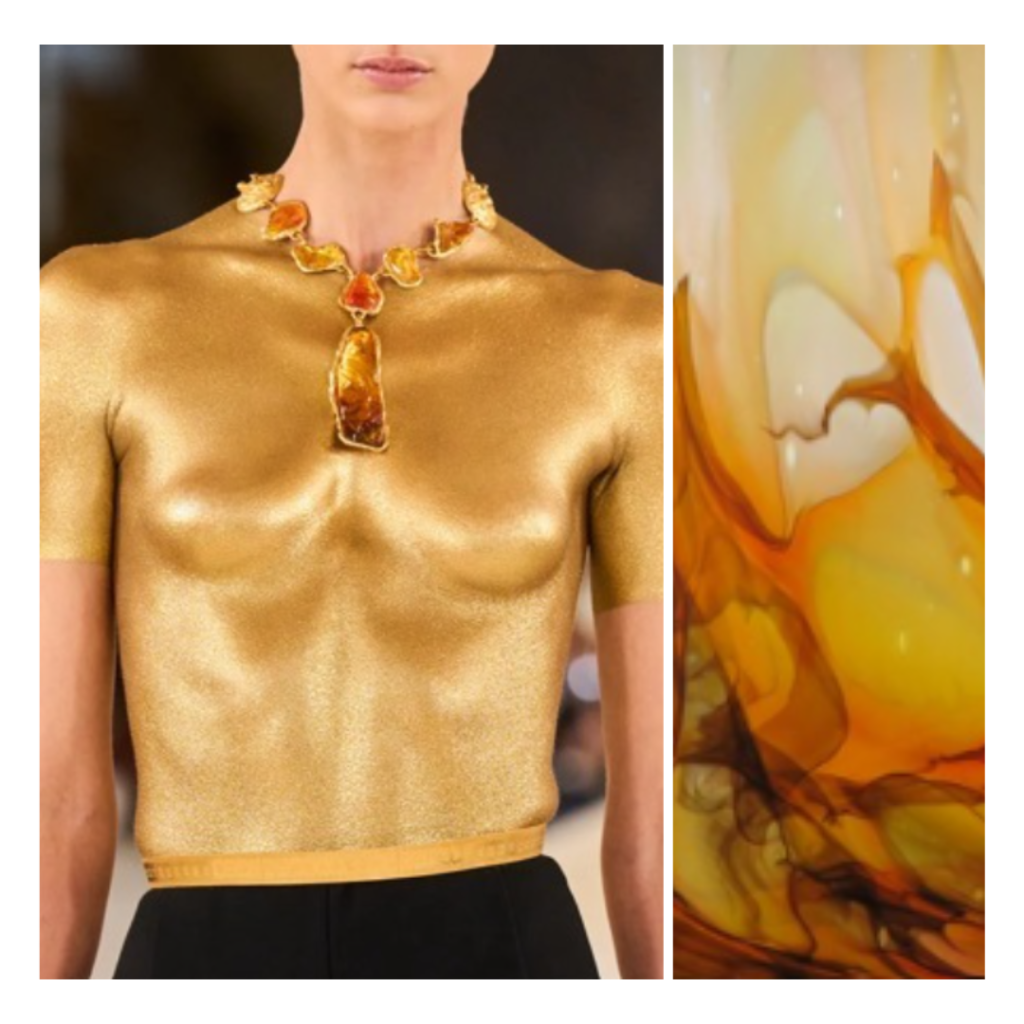 Collier en vitraux pour le défilé haute couture Schiaparelli.